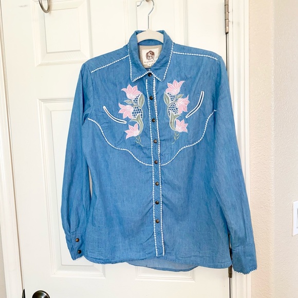 Chasing Uni Flight Tonight Chambray Western shirt - Picture 4 of 6